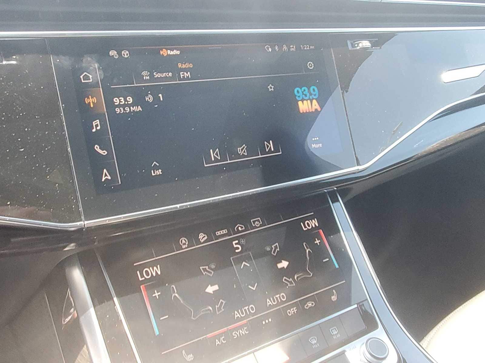 Thumbnail: 2023 Audi Q7 - 23