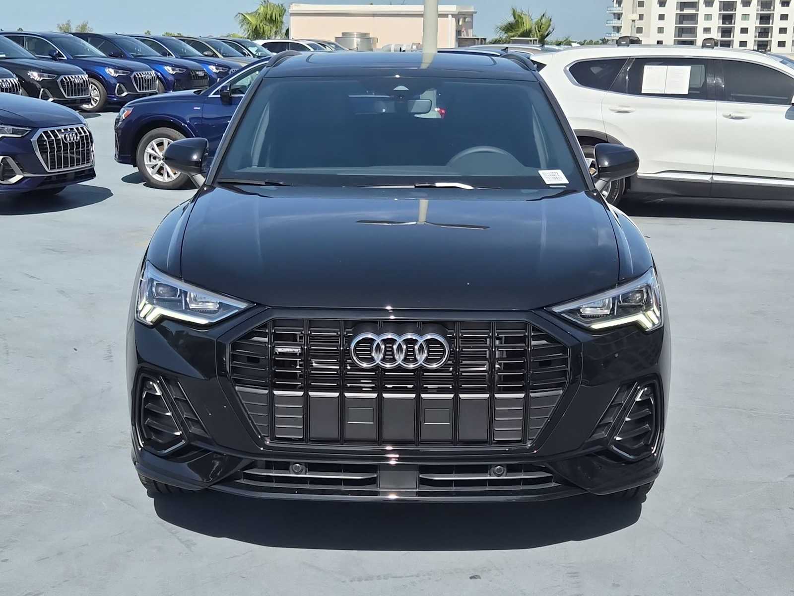 Thumbnail: 2025 Audi Q3 - 9