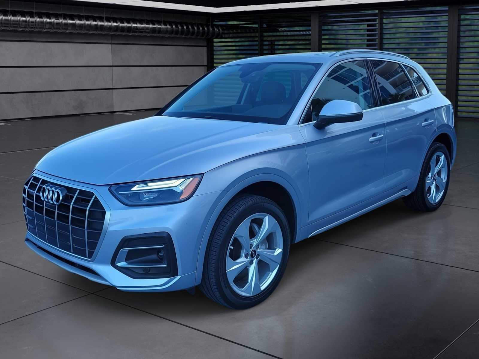 Thumbnail: 2021 Audi Q5 - 1