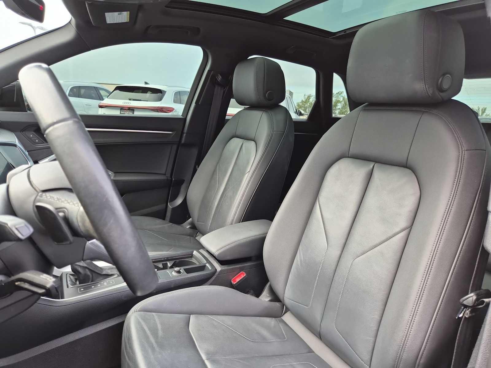 Thumbnail: 2021 Audi Q3 - 15