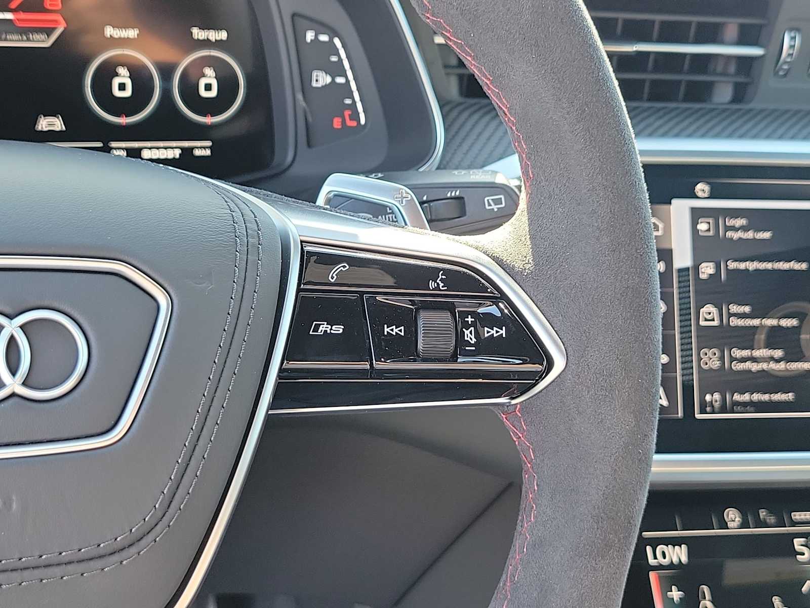 Thumbnail: 2026 Audi RS 6 - 22