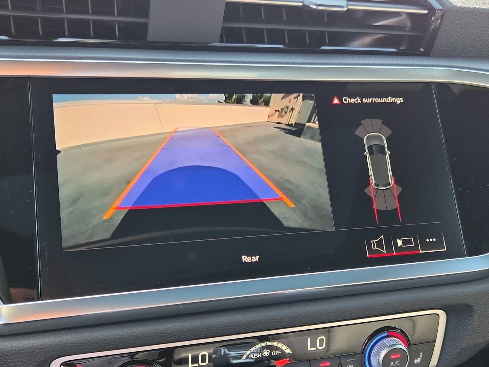 Thumbnail: 2025 Audi Q3 - 24