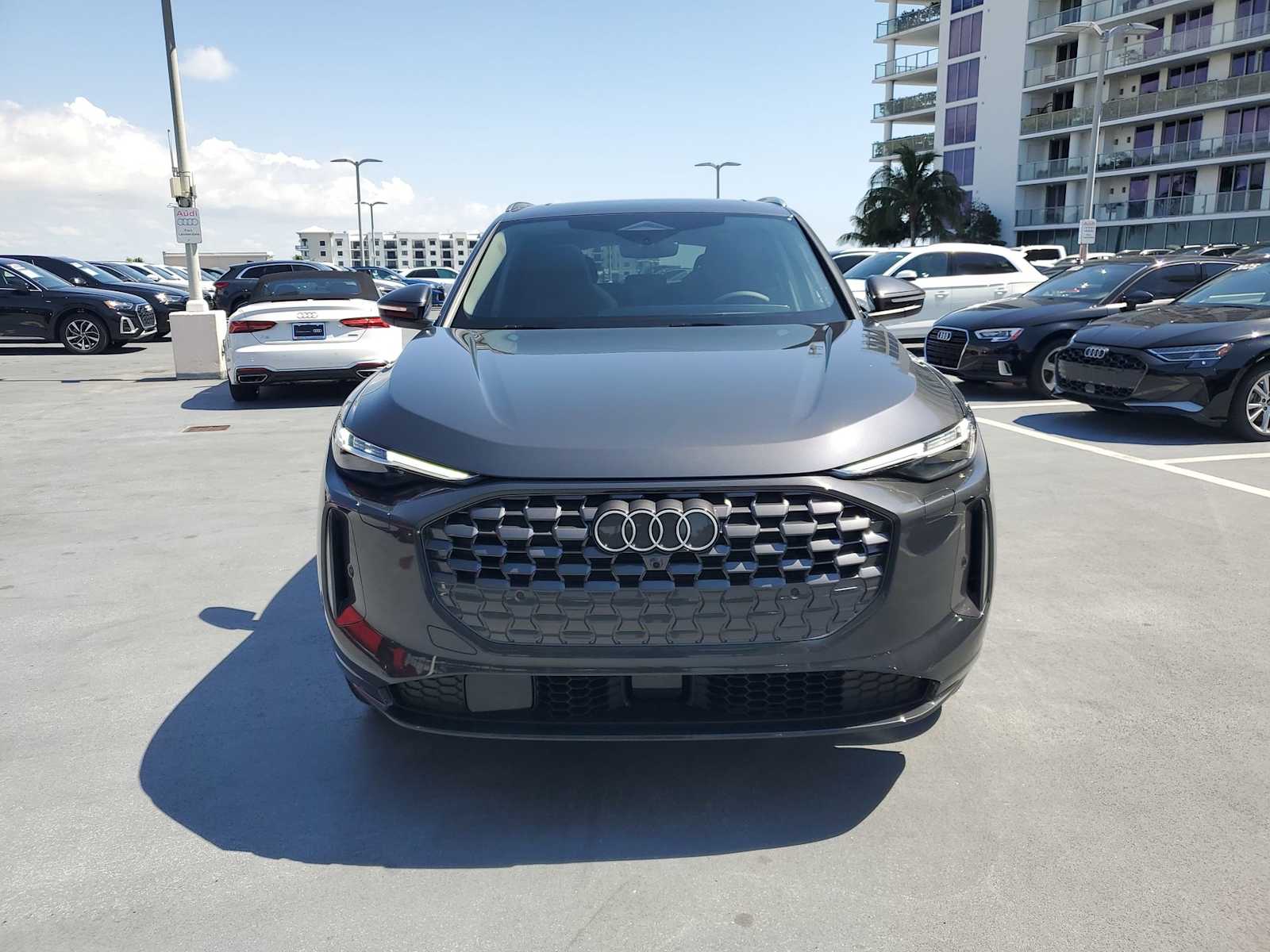 Thumbnail: 2025 Audi Q5 - 9