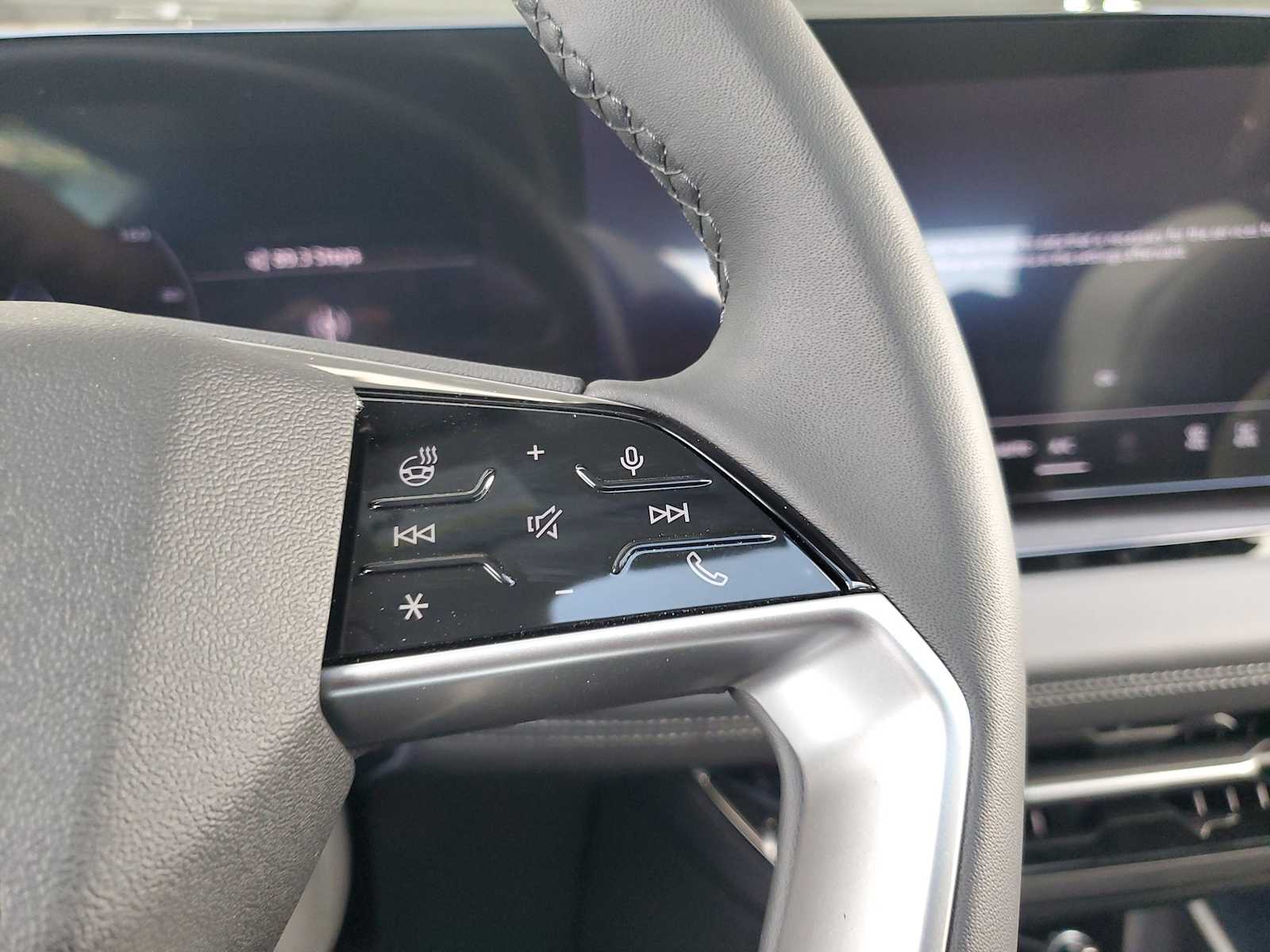 Thumbnail: 2025 Audi Q6 e-tron - 18