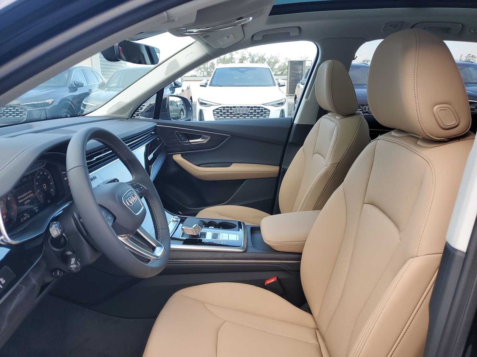 Thumbnail: 2025 Audi Q7 - 12