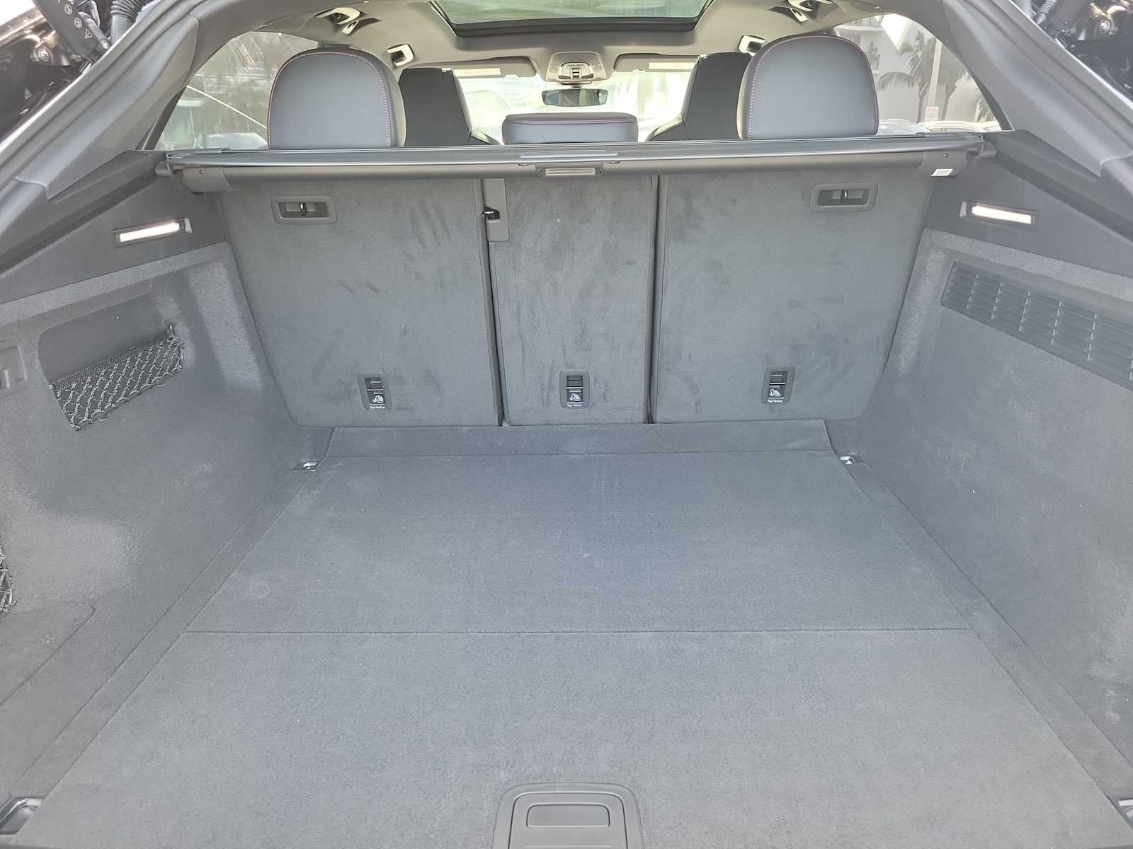 Thumbnail: 2026 Audi Q8 - 26