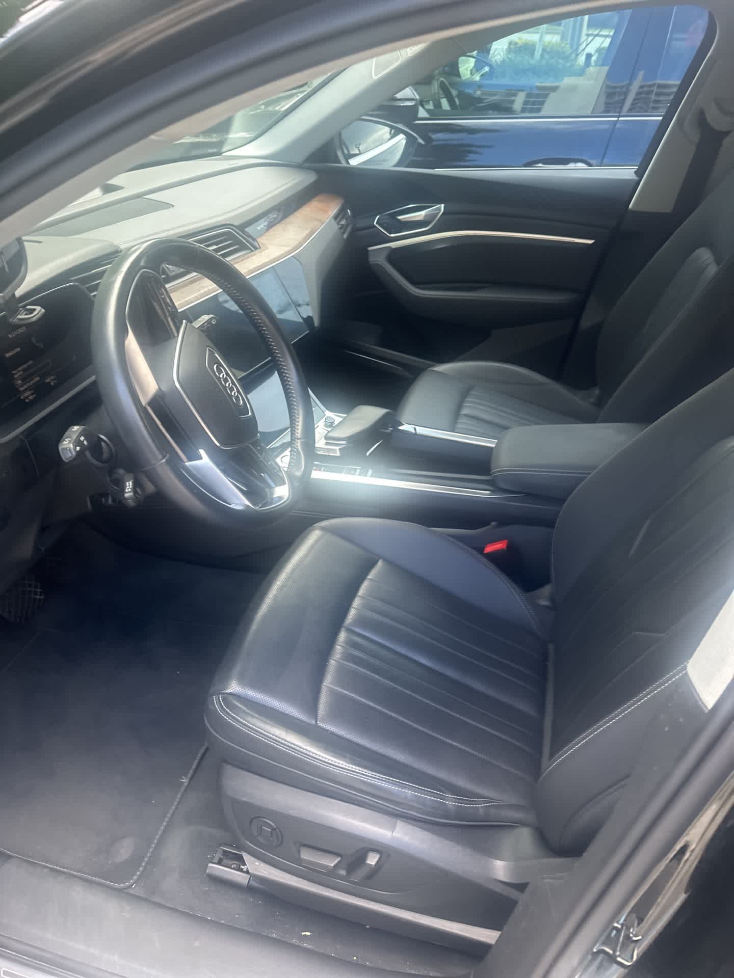 Thumbnail: 2019 Audi e-tron - 5