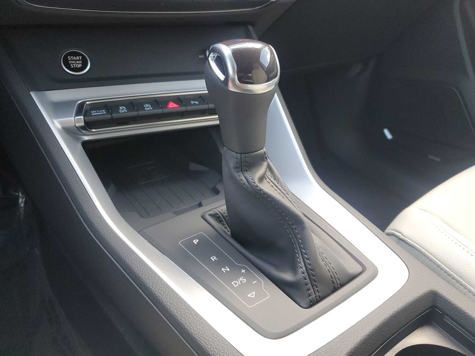 Thumbnail: 2025 Audi Q3 - 21