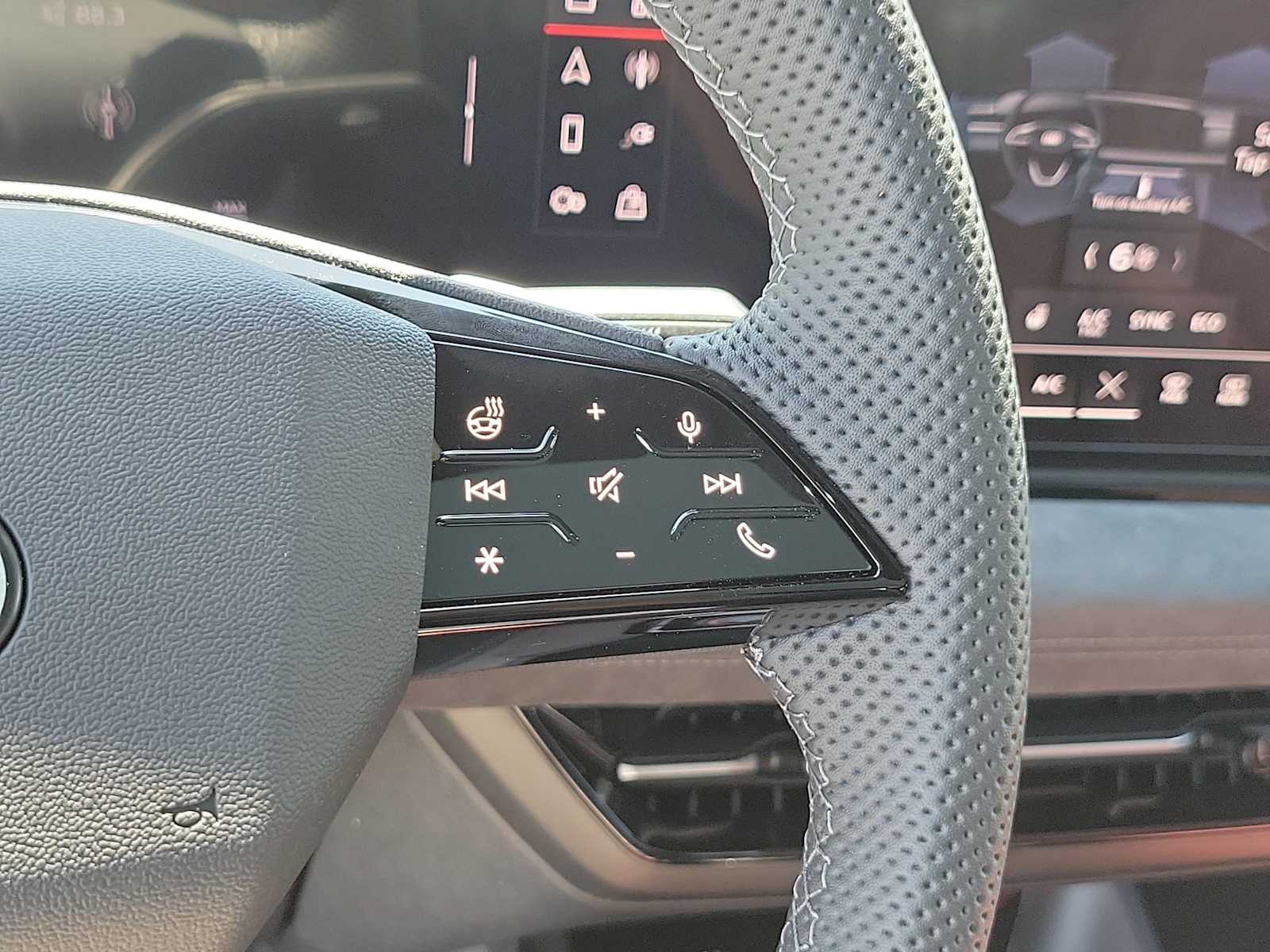 Thumbnail: 2025 Audi e-tron S - 22