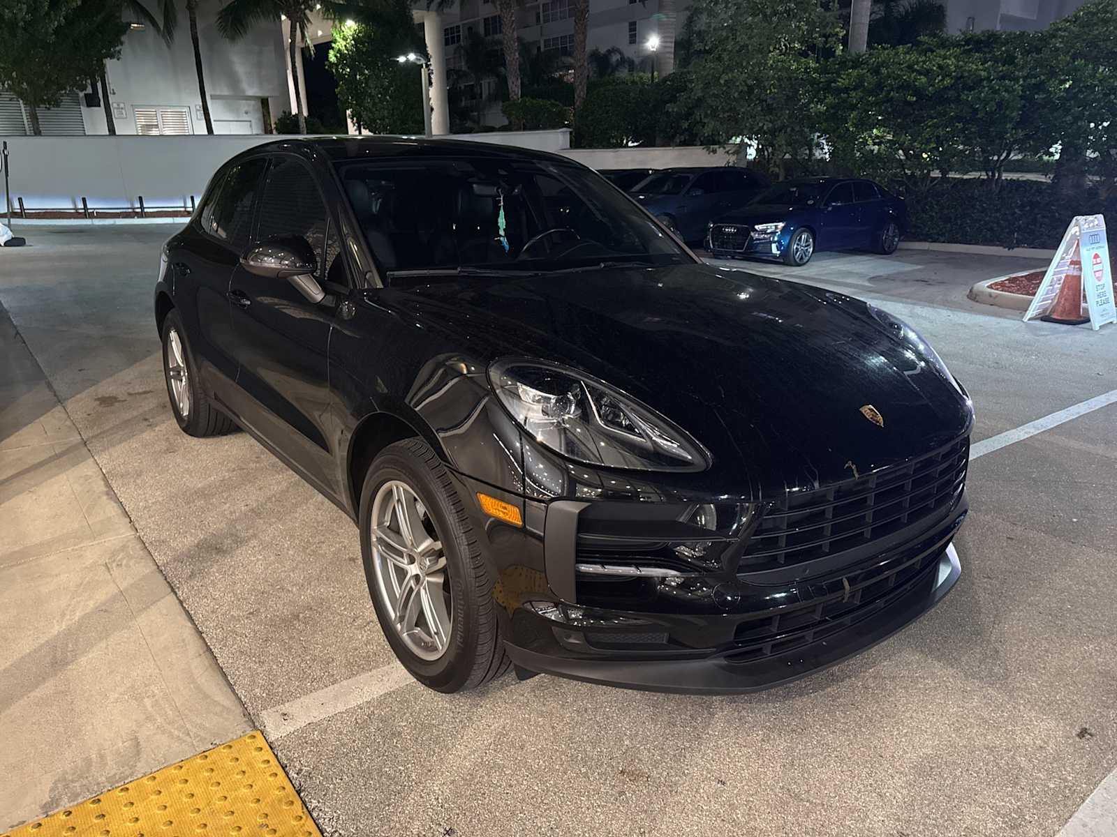 Thumbnail: 2021 Porsche Macan - 2