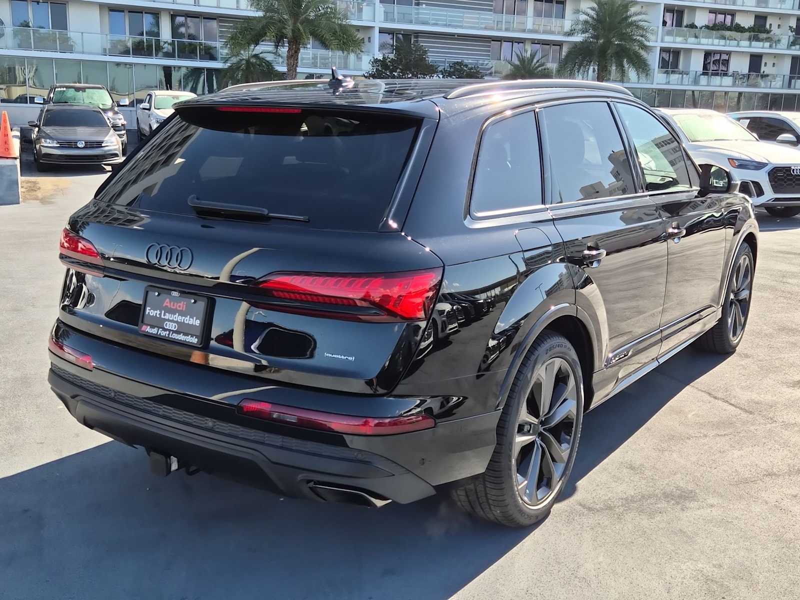 Thumbnail: 2026 Audi Q7 - 6