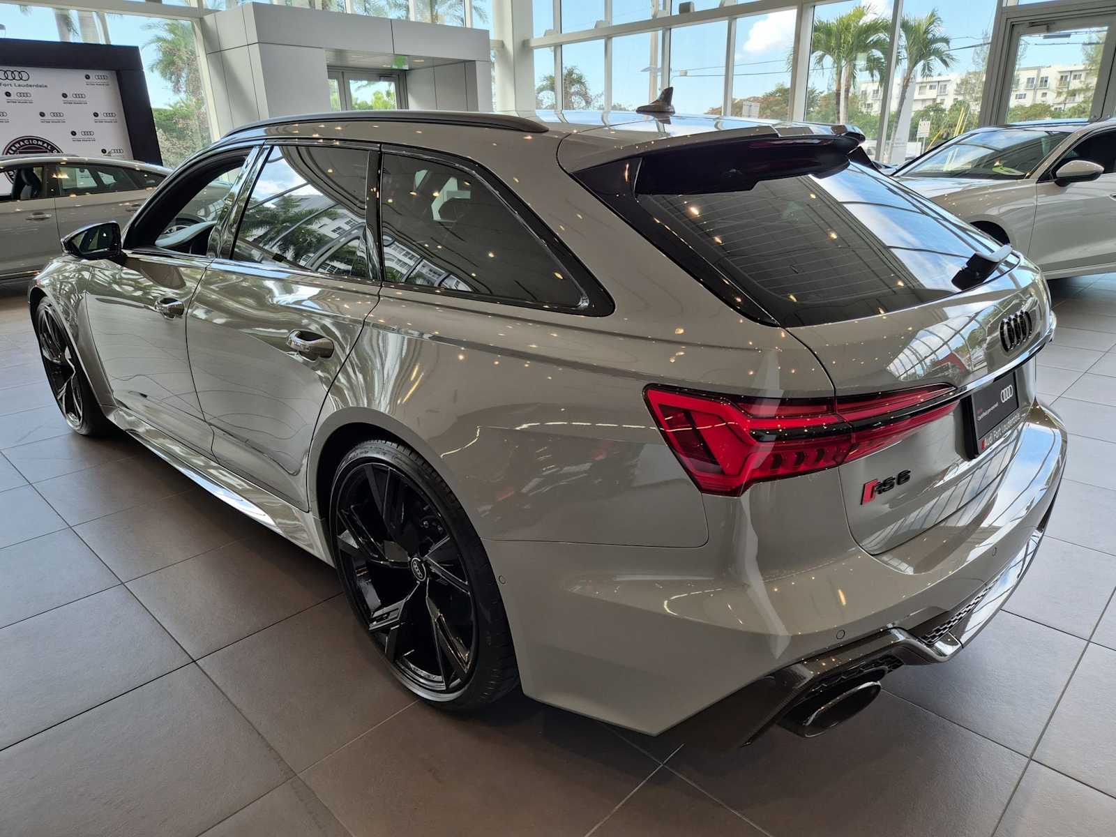 Thumbnail: 2021 Audi RS 6 - 4