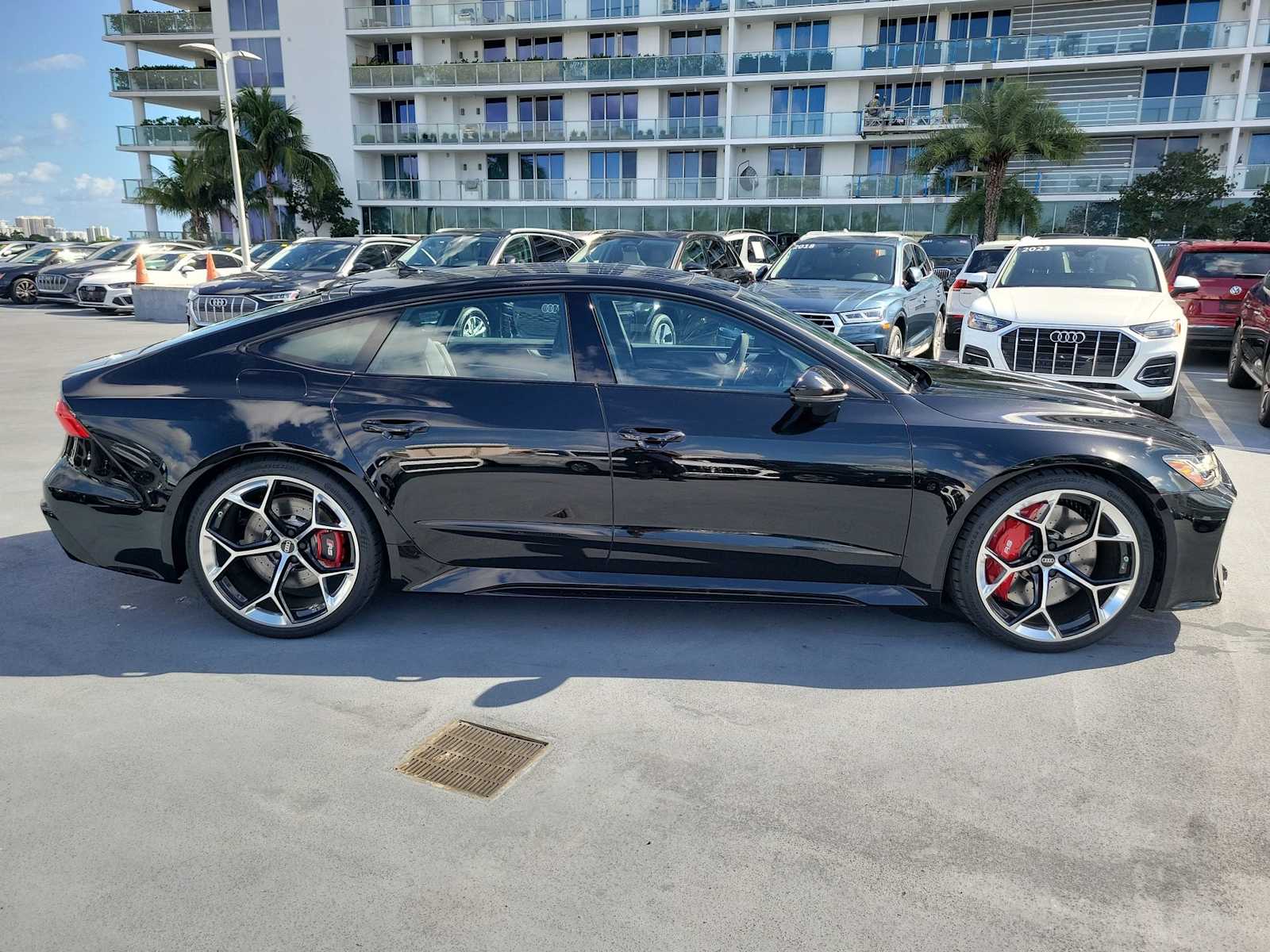 Thumbnail: 2026 Audi RS 7 - 7