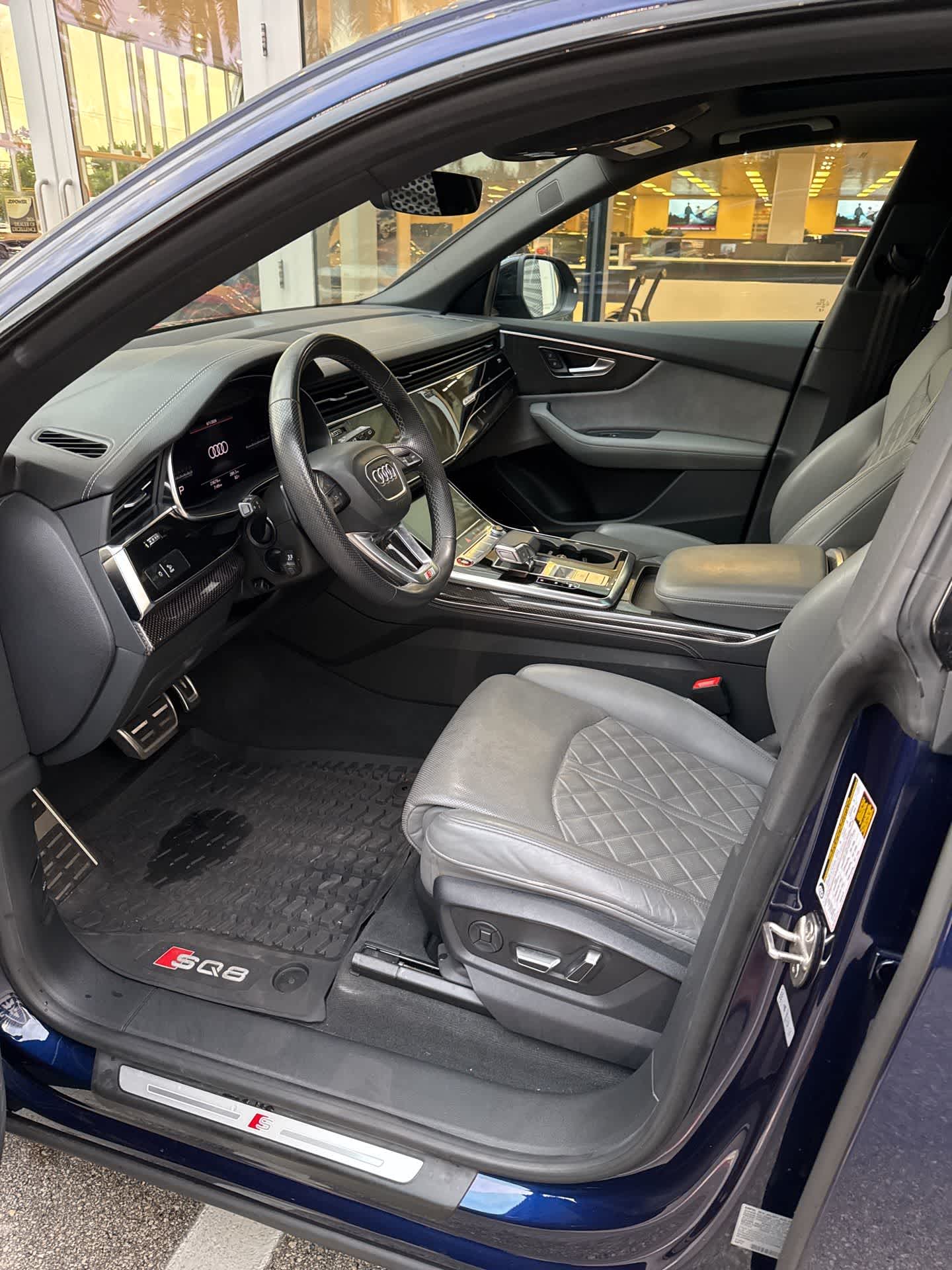 Thumbnail: 2023 Audi SQ8 - 2