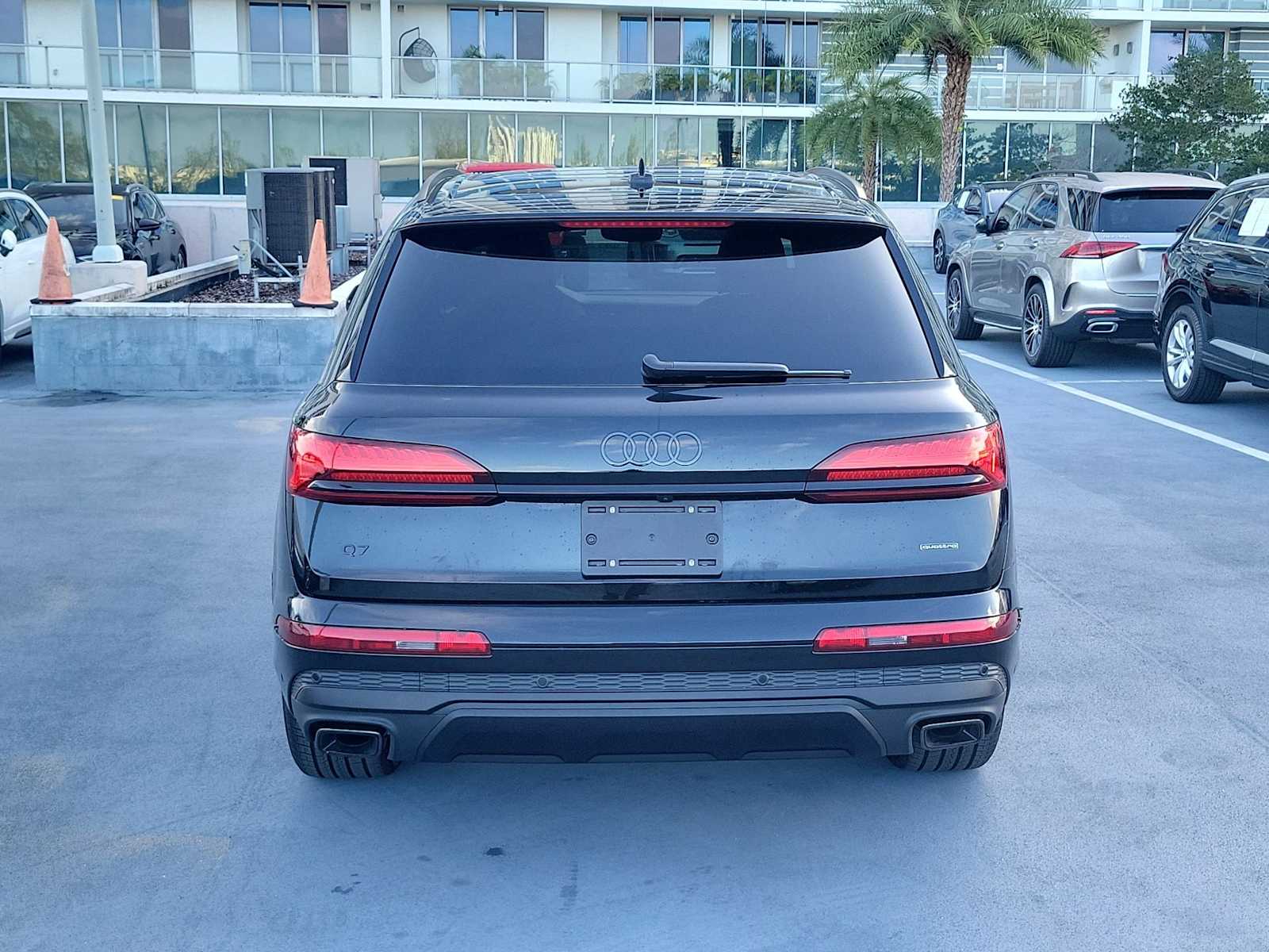 Thumbnail: 2026 Audi Q7 - 5