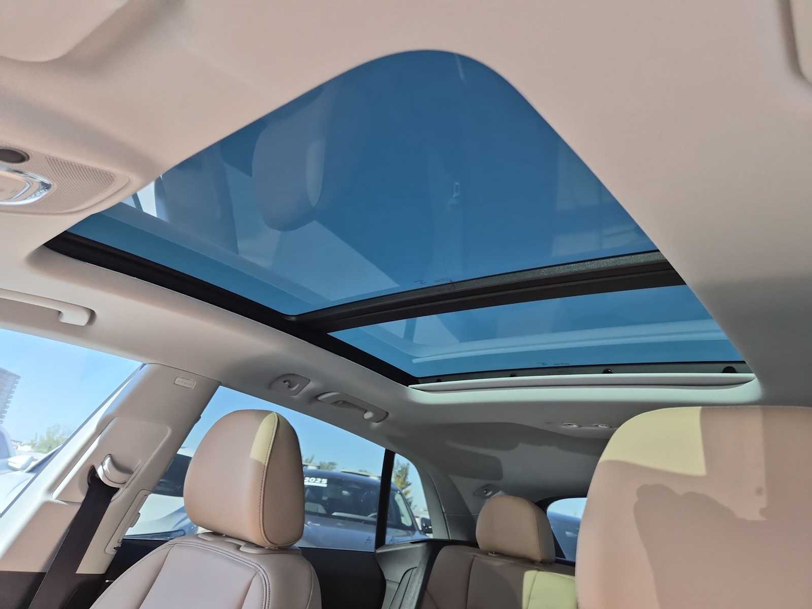 Thumbnail: 2025 Audi Q8 - 18