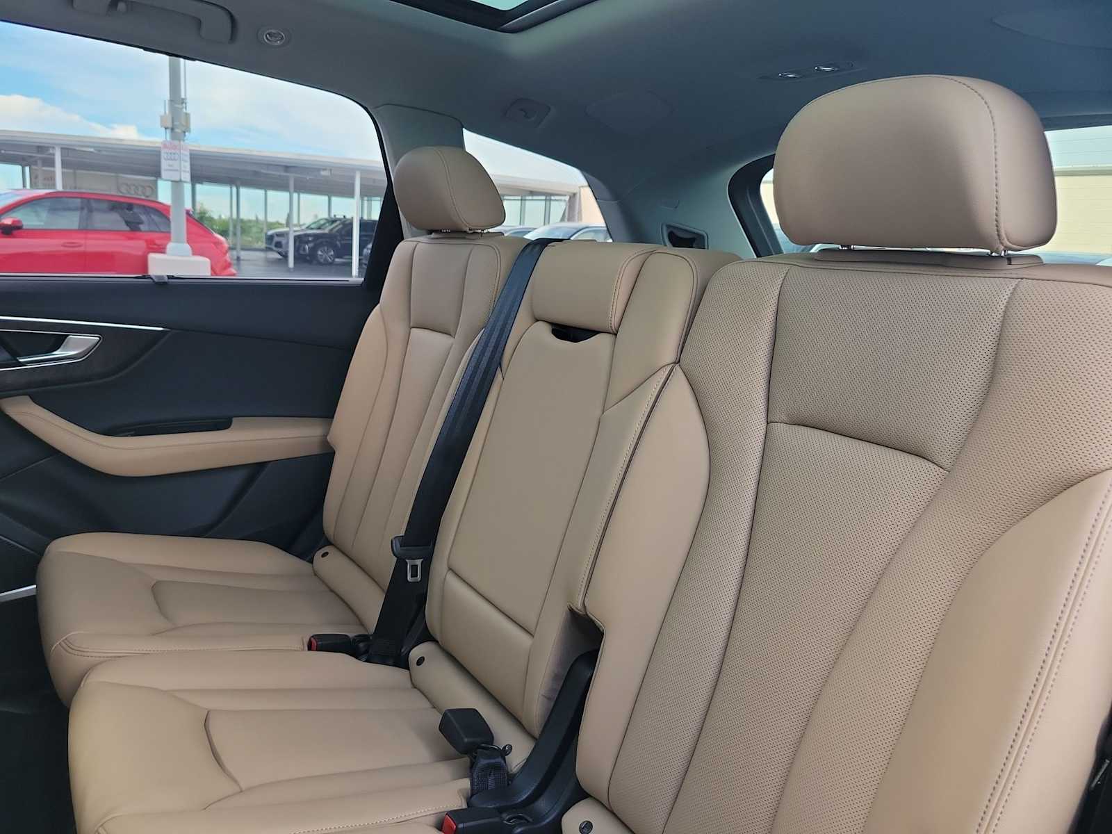 Thumbnail: 2025 Audi Q7 - 19