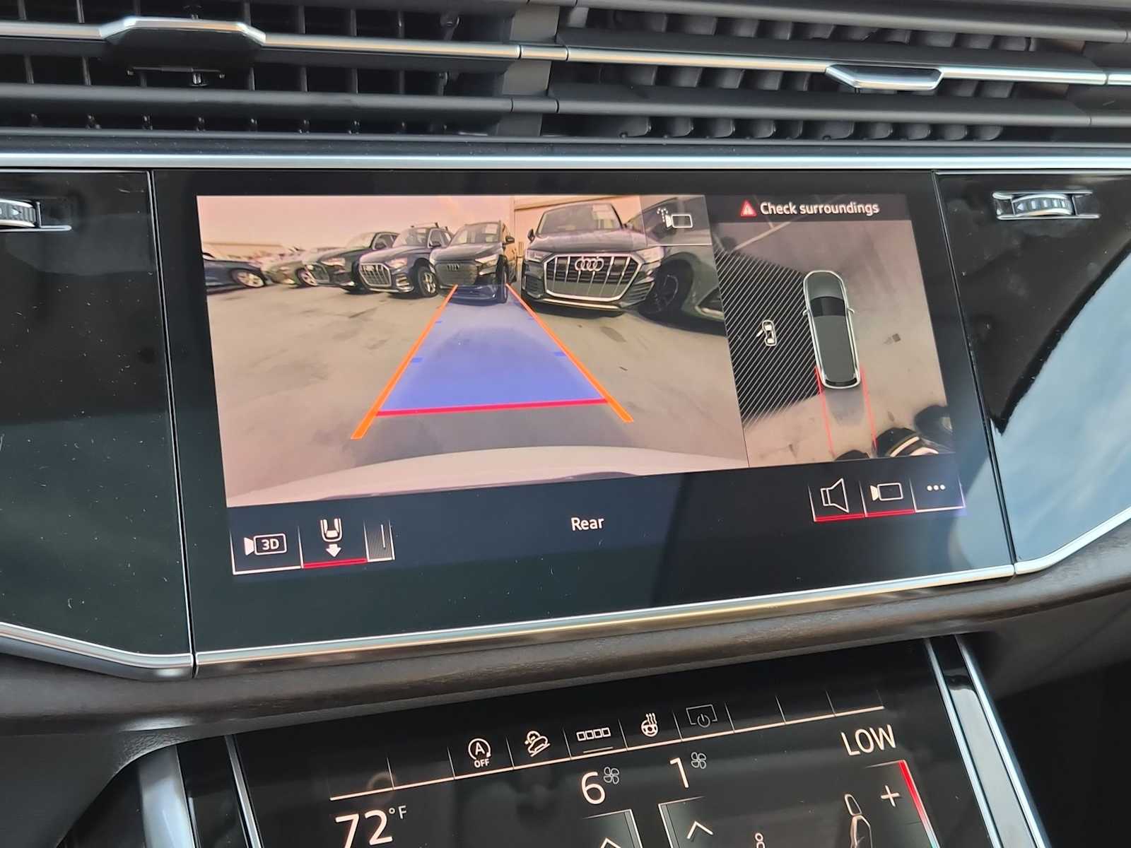 Thumbnail: 2026 Audi Q7 - 24