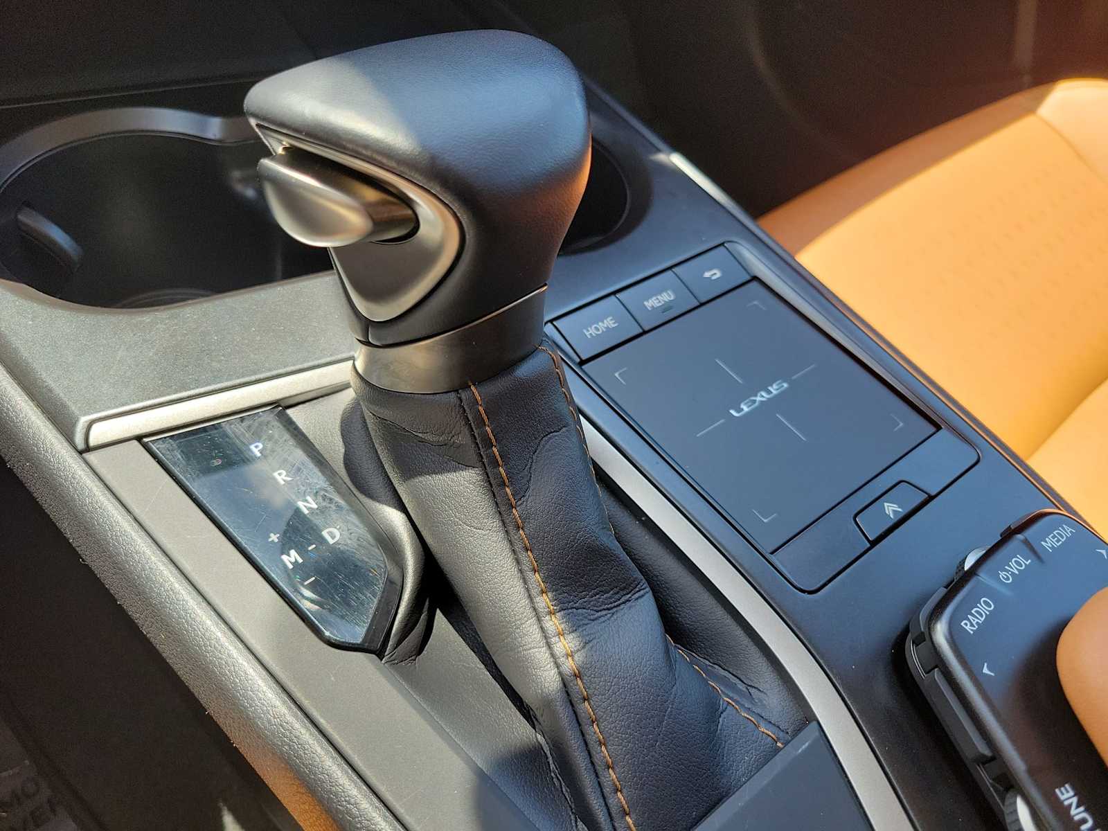Thumbnail: 2021 Lexus UX - 27