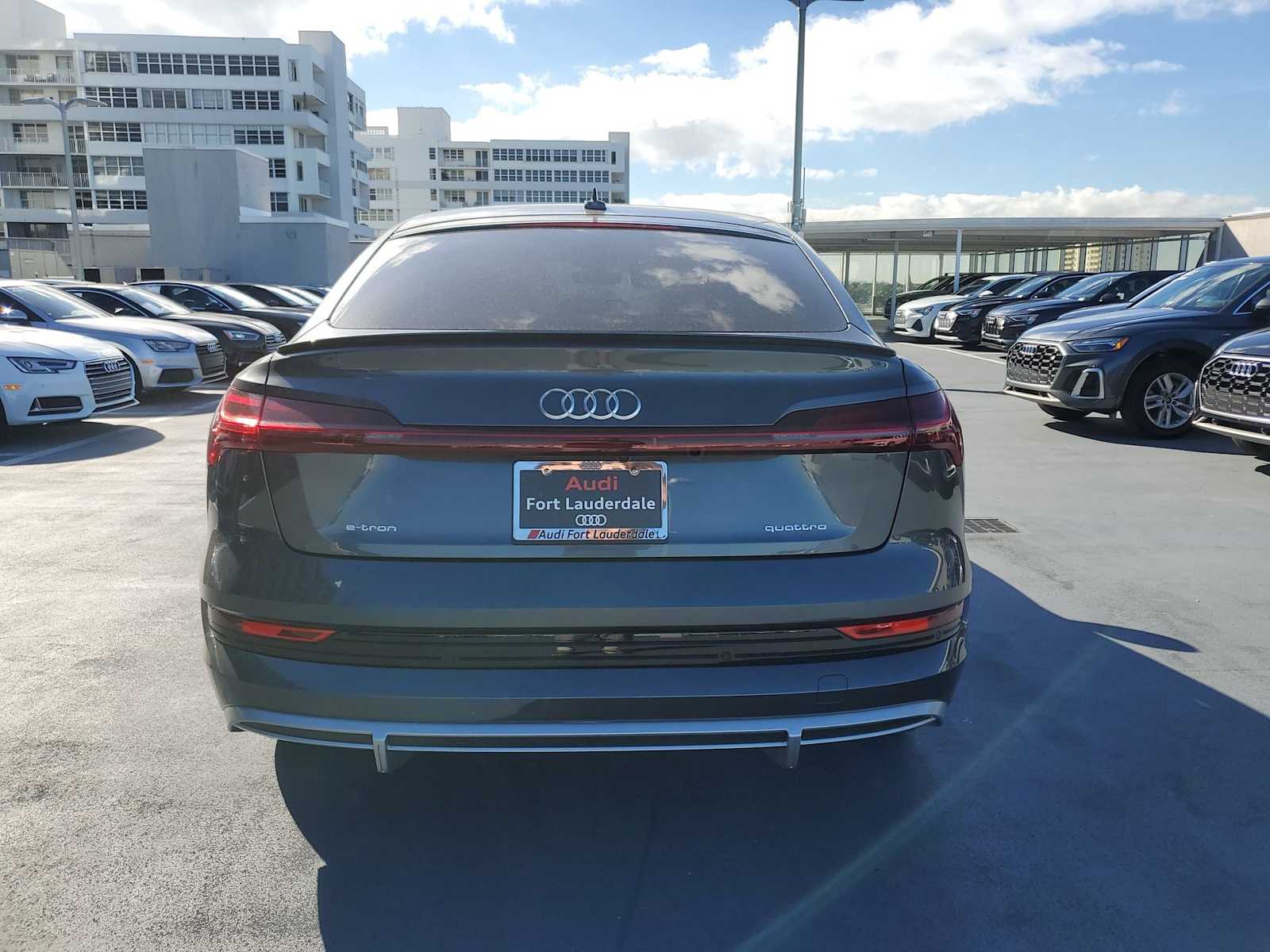 Thumbnail: 2023 Audi e-tron S - 5