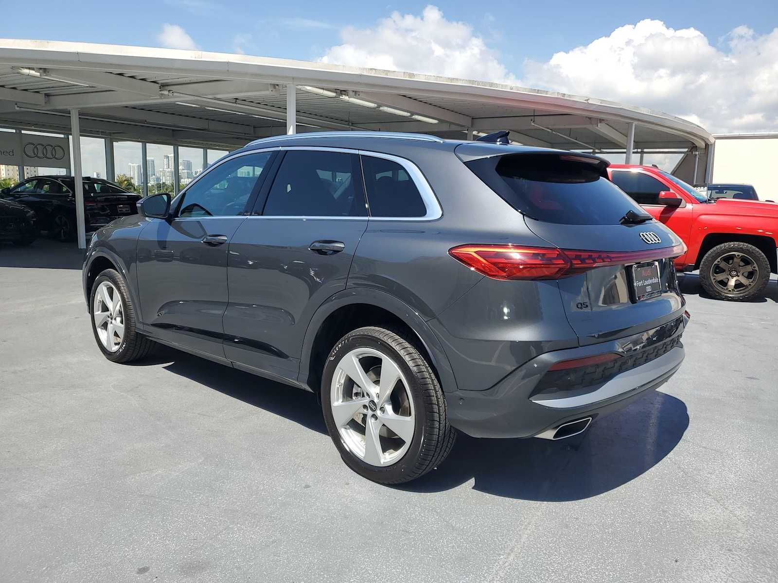 Thumbnail: 2025 Audi Q5 - 4