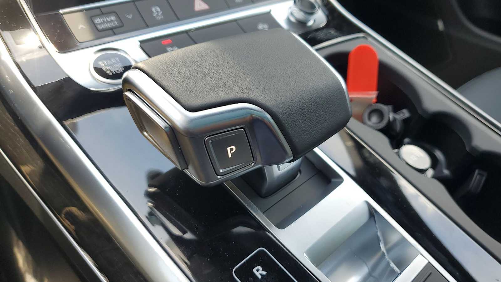 Thumbnail: 2026 Audi Q8 - 31