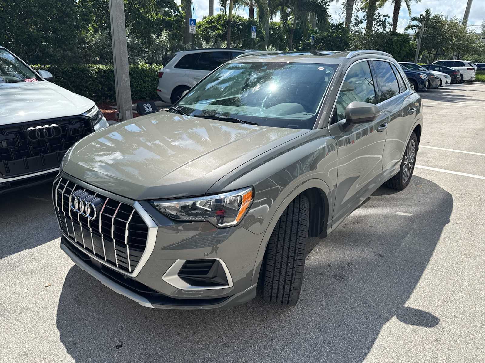 Thumbnail: 2022 Audi Q3 - 1