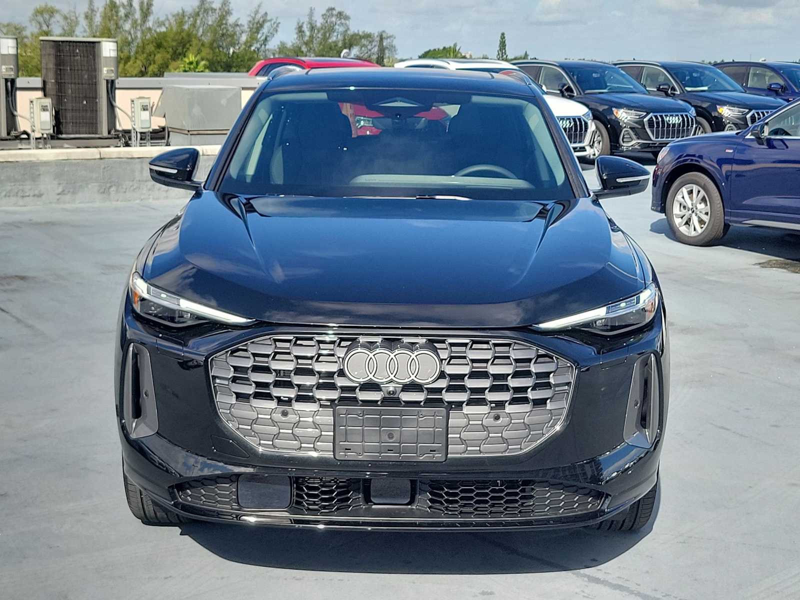 Thumbnail: 2025 Audi Q5 - 9