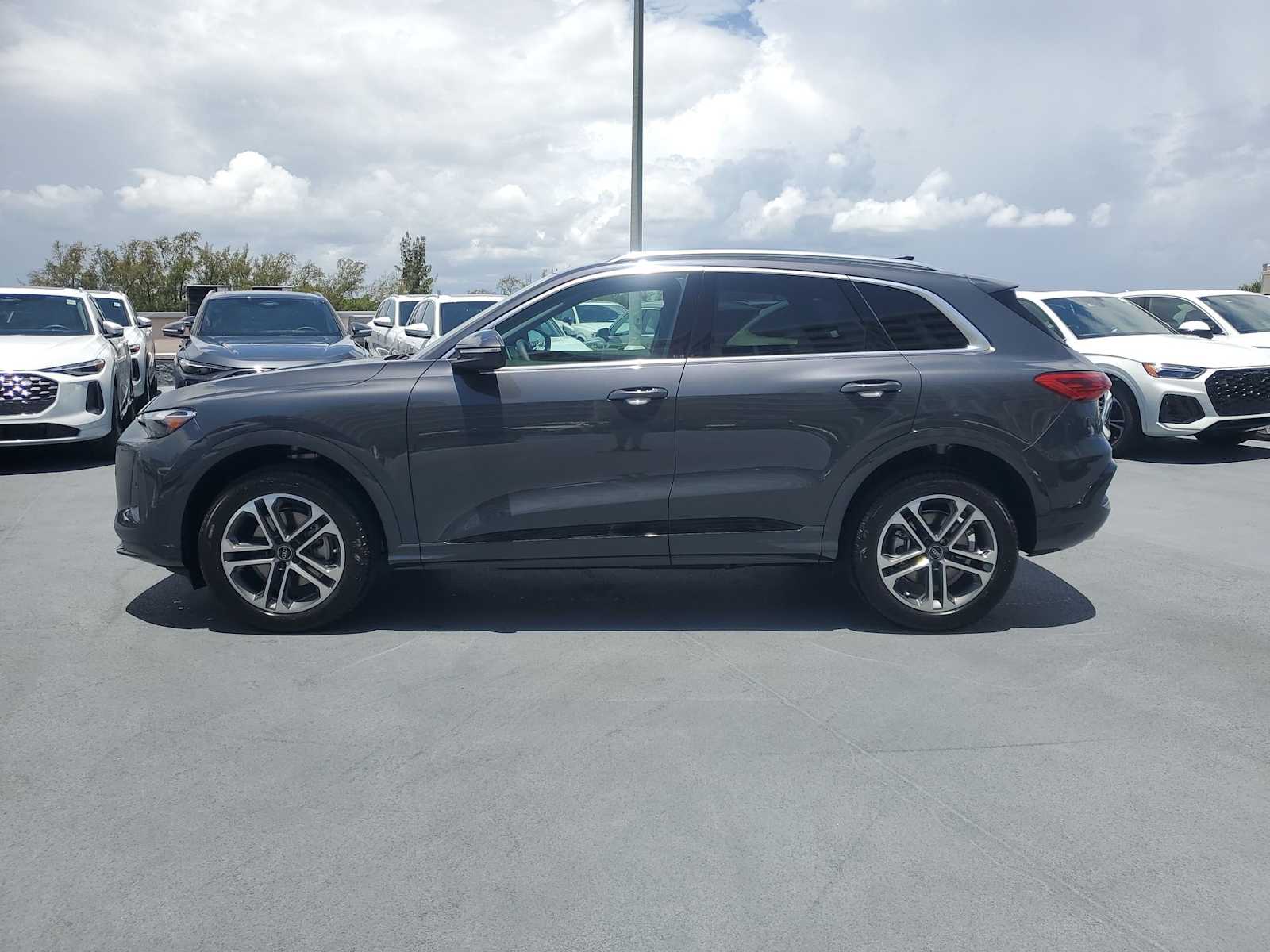 Thumbnail: 2025 Audi Q5 - 3