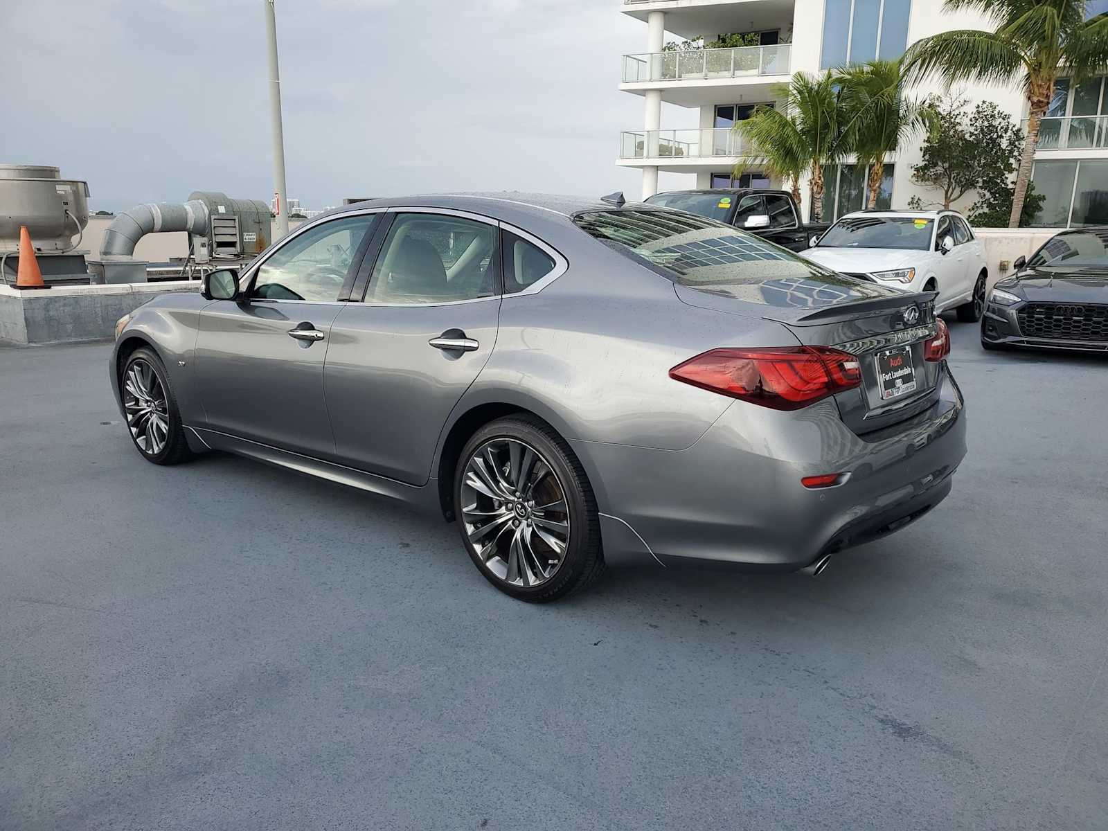 Thumbnail: 2017 INFINITI Q70 - 4