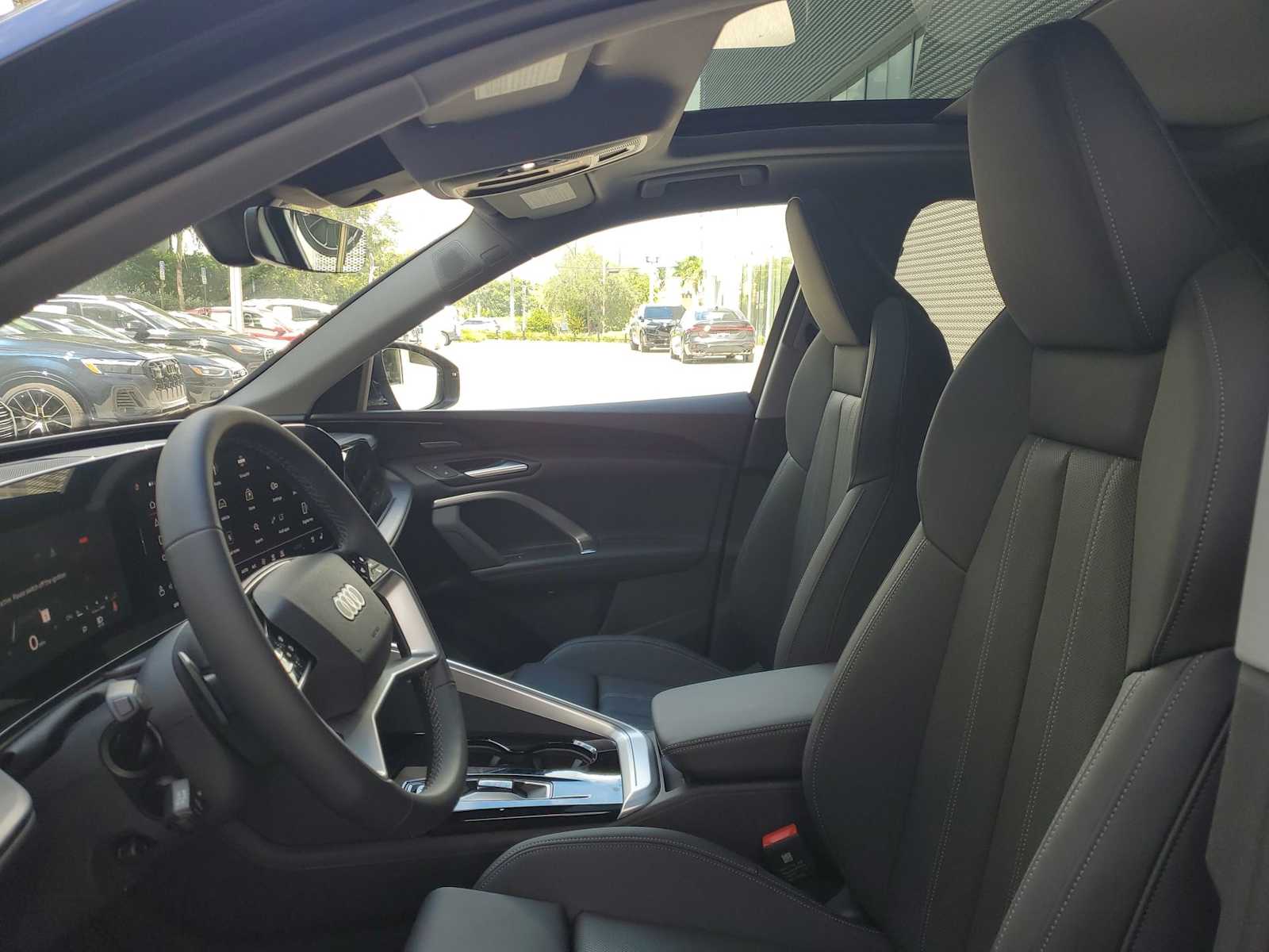 Thumbnail: 2025 Audi Q5 - 12