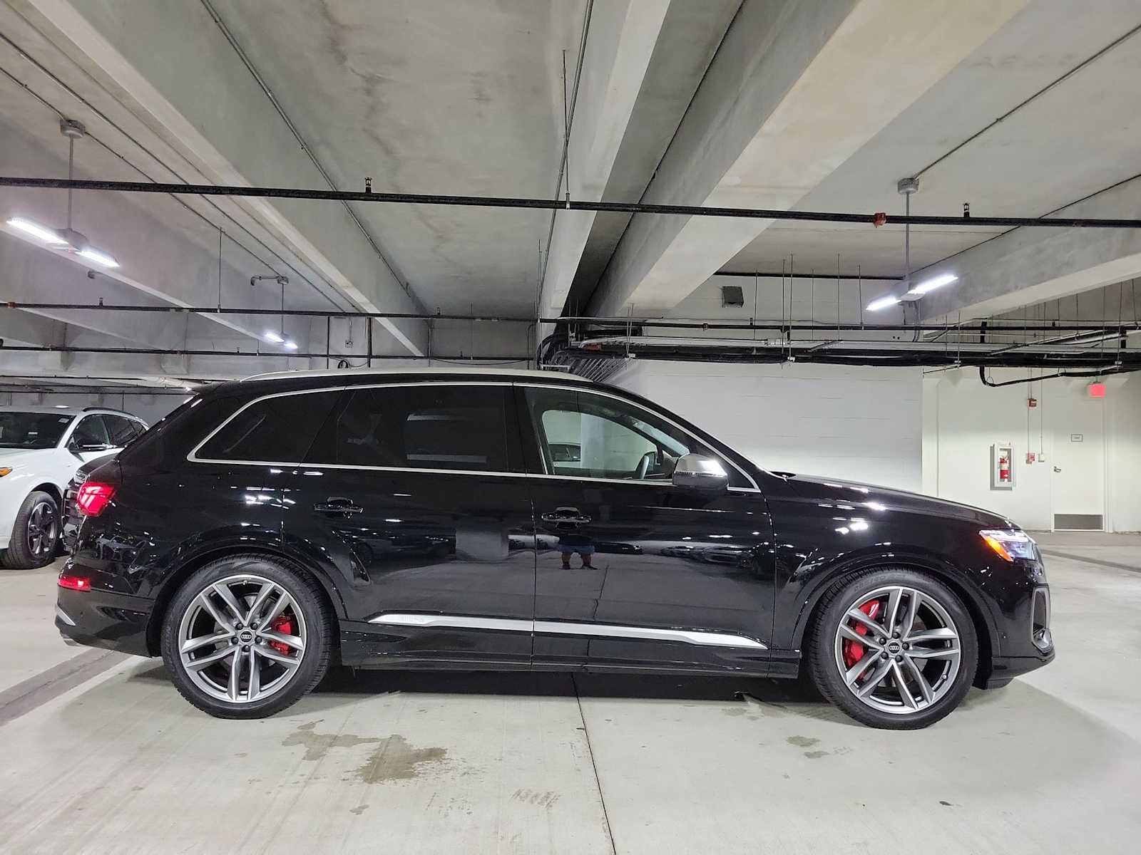 Thumbnail: 2026 Audi SQ7 - 6