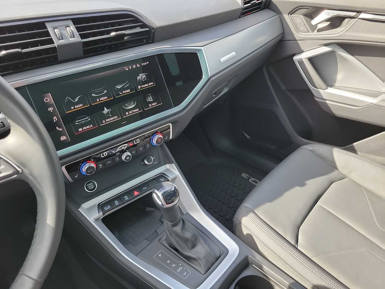 Thumbnail: 2025 Audi Q3 - 24
