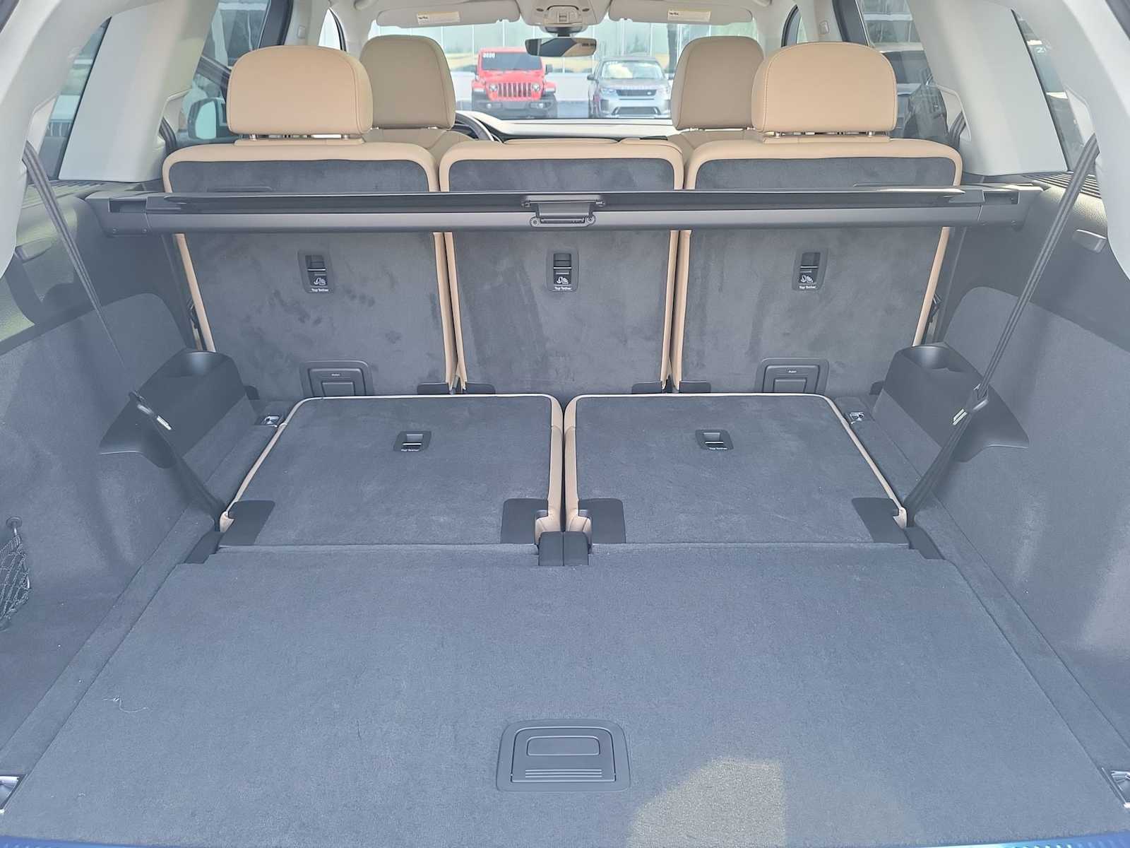 Thumbnail: 2026 Audi Q7 - 26