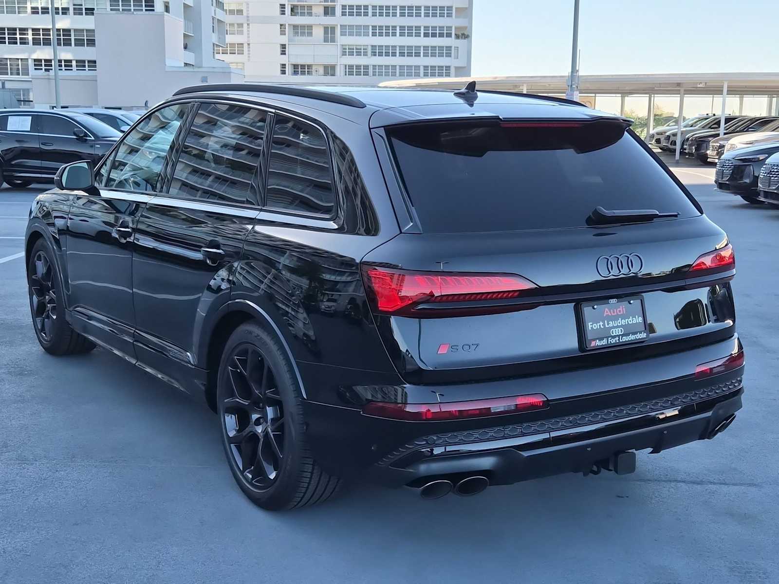 Thumbnail: 2026 Audi SQ7 - 4