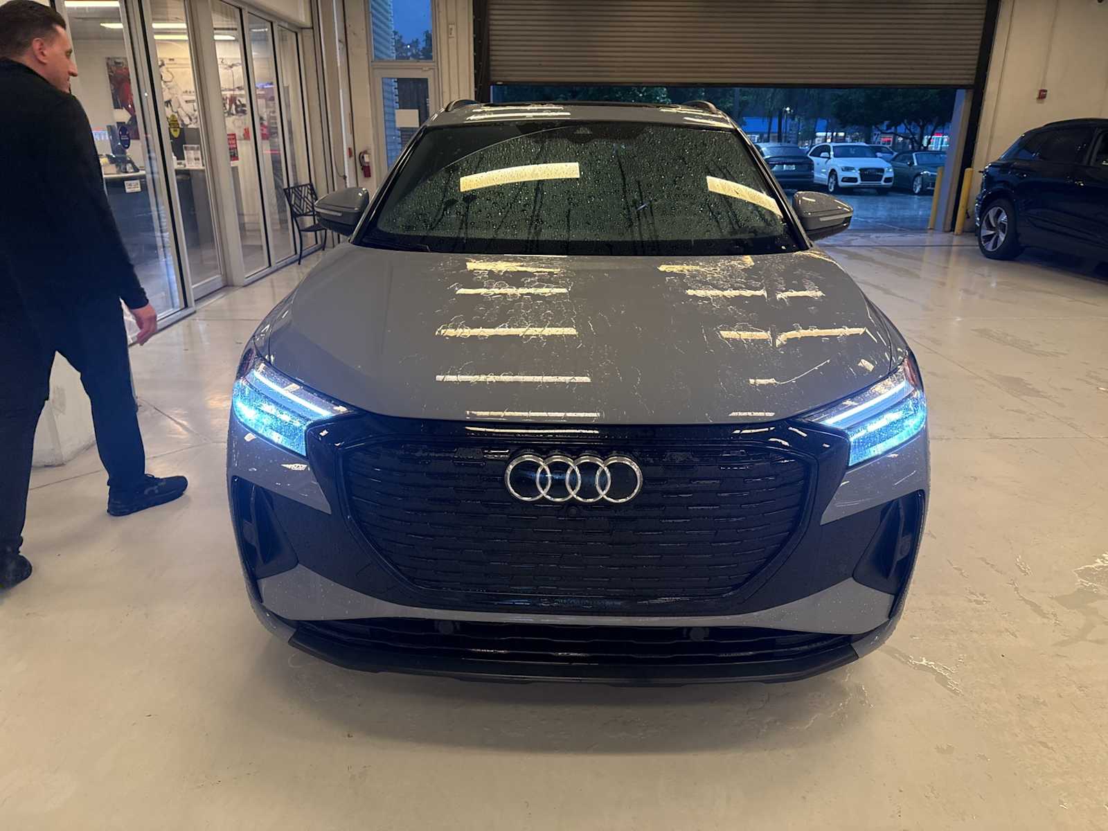 Thumbnail: 2023 Audi Q4 e-tron - 1