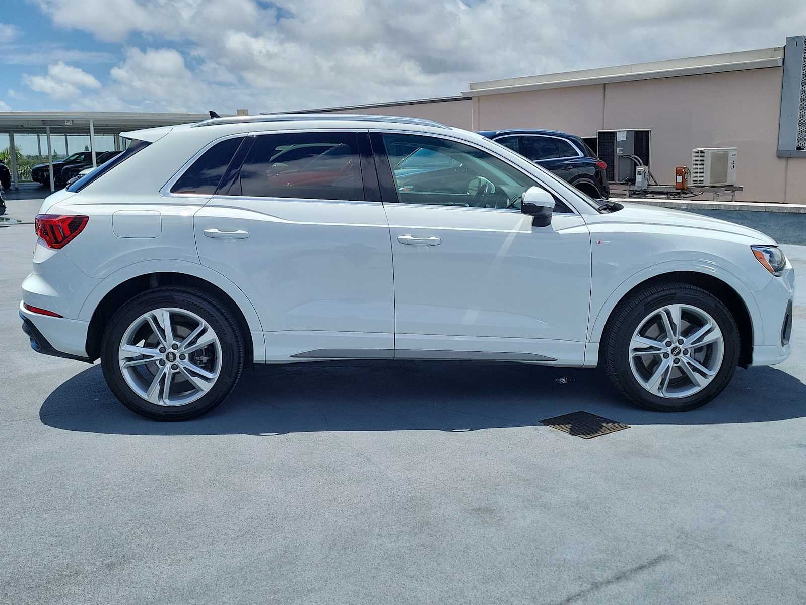 Thumbnail: 2022 Audi Q3 - 7