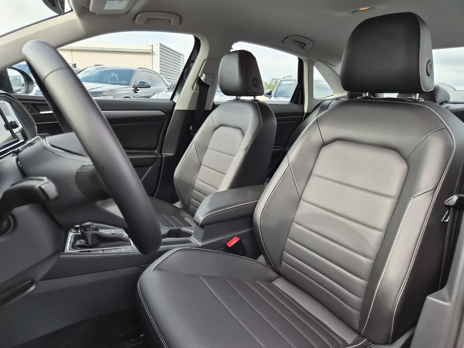 Thumbnail: 2023 Volkswagen Jetta - 15