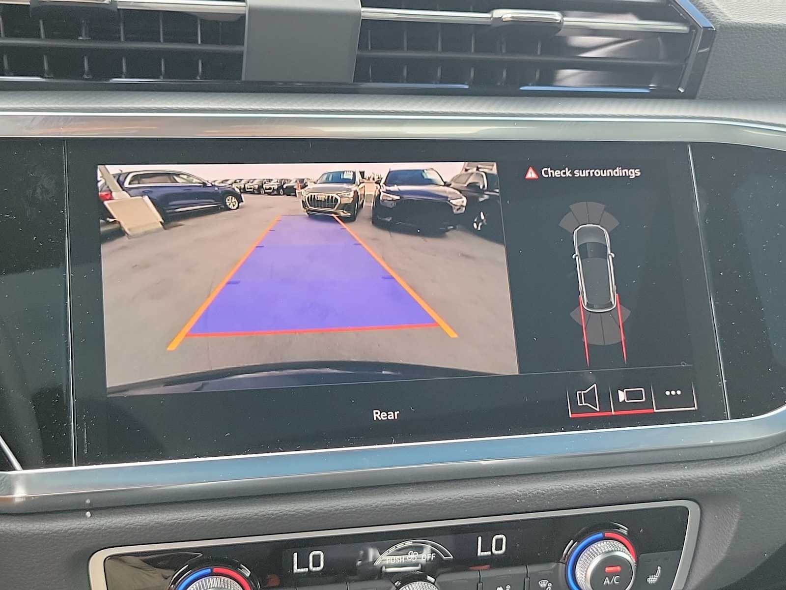 Thumbnail: 2025 Audi Q3 - 24