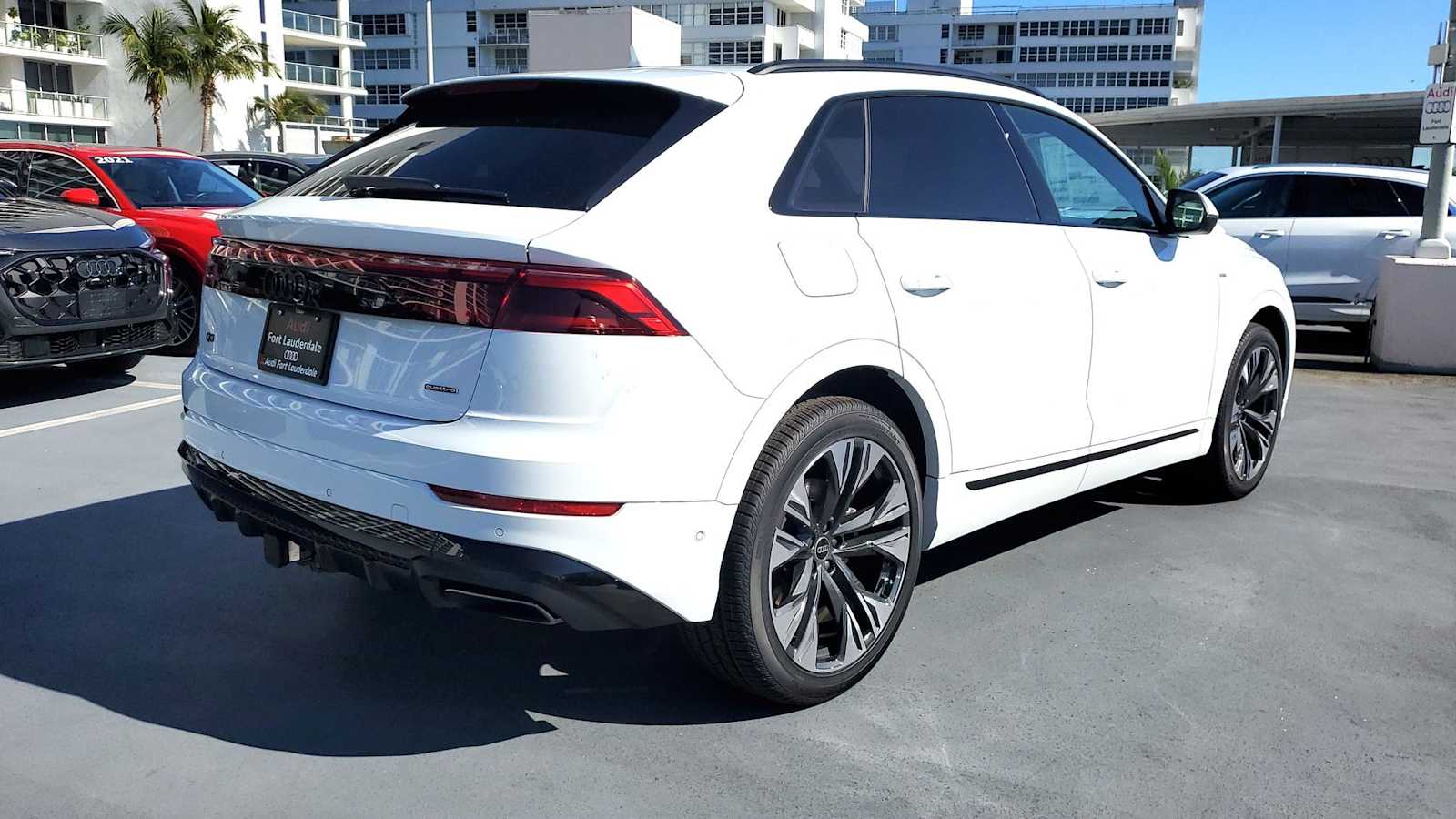 Thumbnail: 2026 Audi Q8 - 6