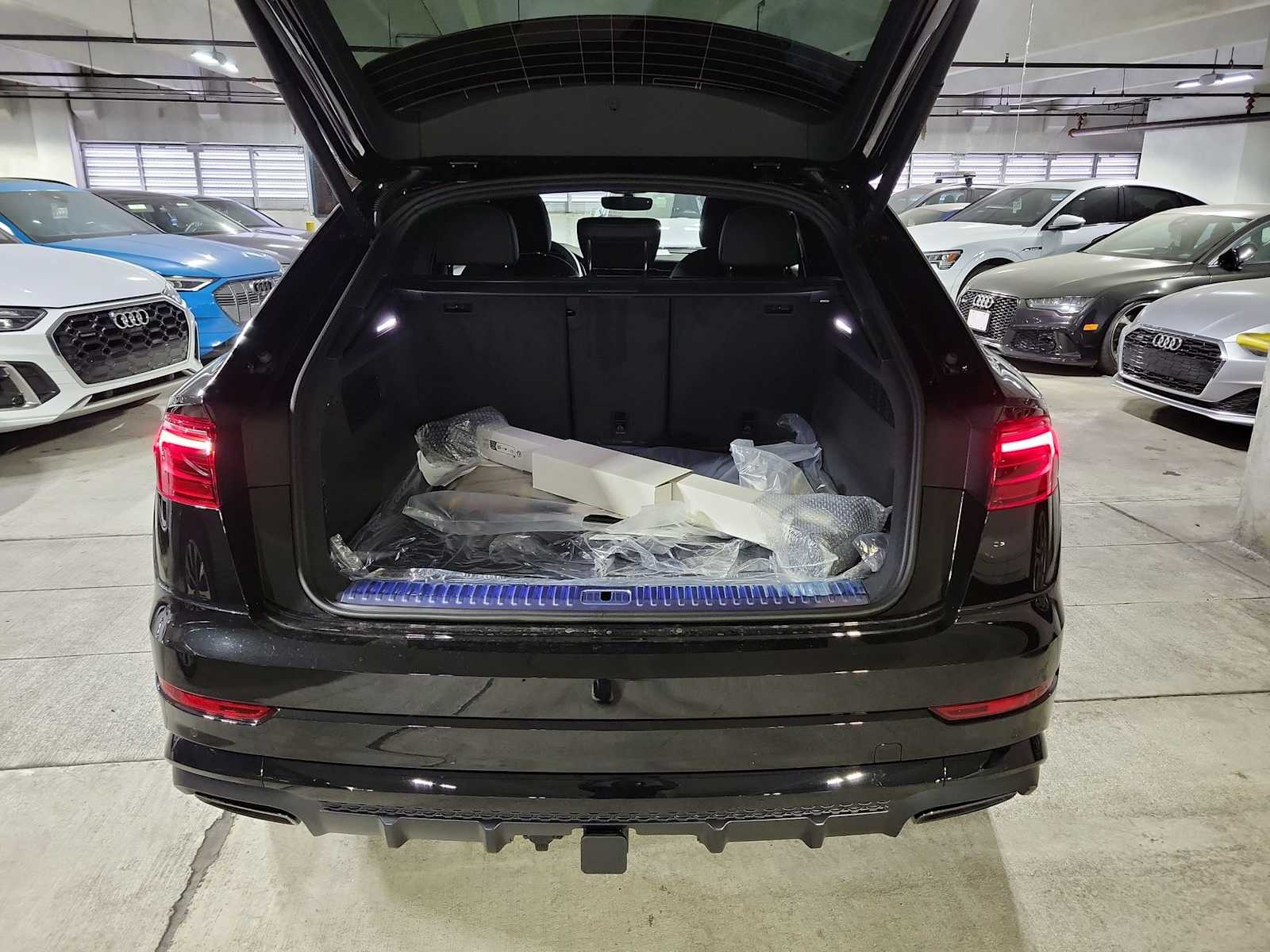 Thumbnail: 2026 Audi Q8 - 28