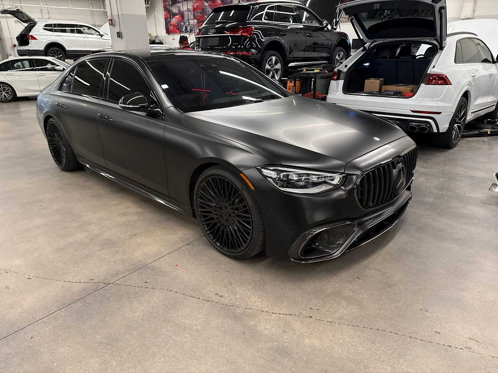 Thumbnail: 2024 Mercedes-Benz S-Class - 1
