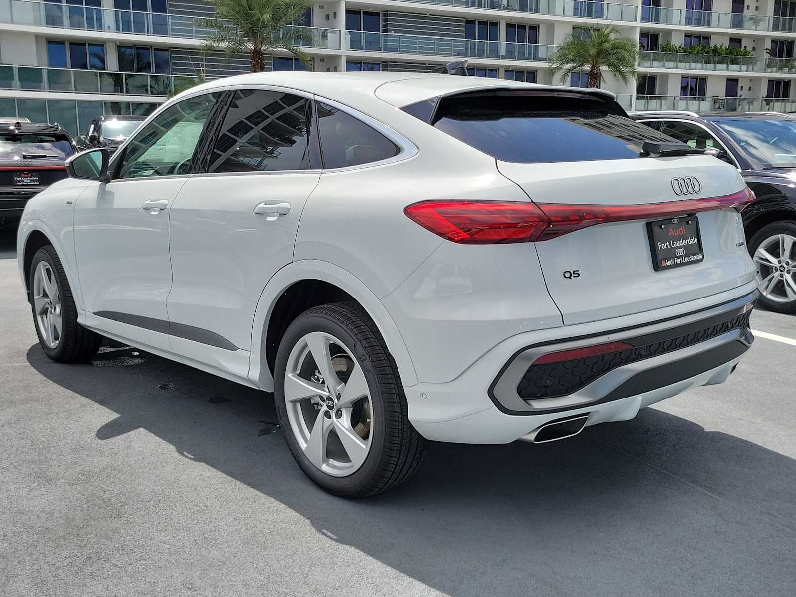 Thumbnail: 2026 Audi Q5 - 10