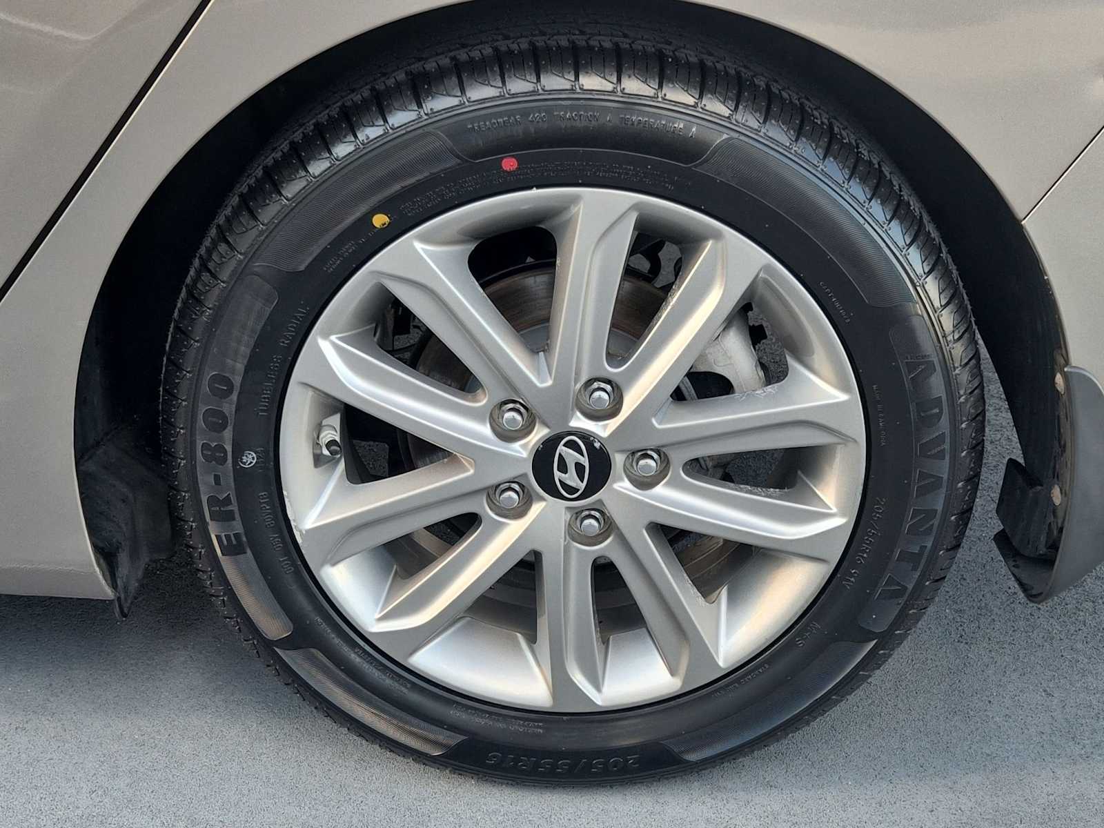 Thumbnail: 2016 Hyundai Elantra - 12