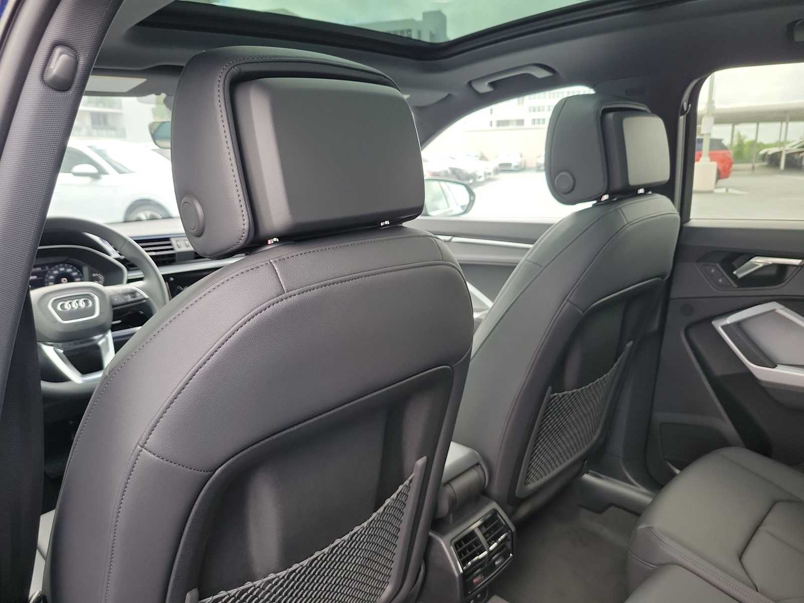 Thumbnail: 2025 Audi Q3 - 17