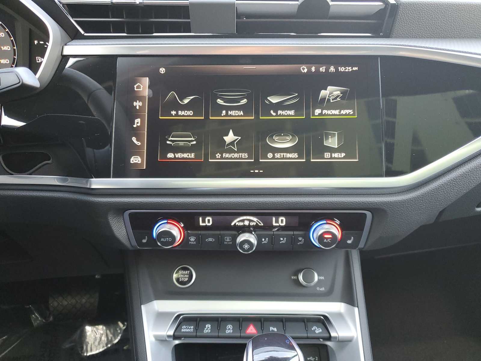 Thumbnail: 2025 Audi Q3 - 19