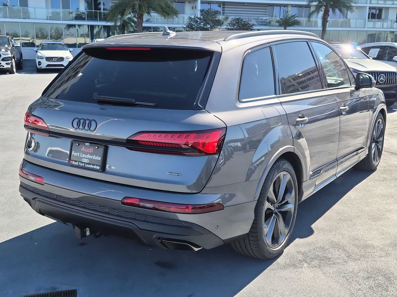Thumbnail: 2026 Audi Q7 - 6