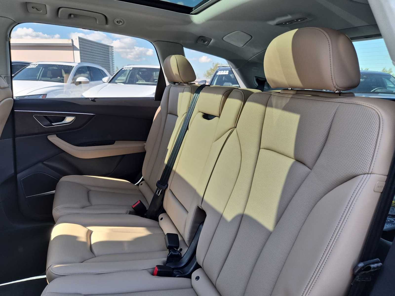 Thumbnail: 2026 Audi Q7 - 19