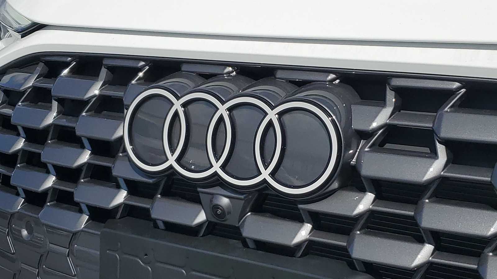 Thumbnail: 2025 Audi Q5 - 11