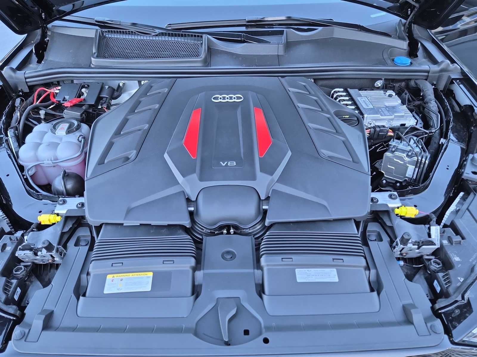 Thumbnail: 2026 Audi SQ7 - 13